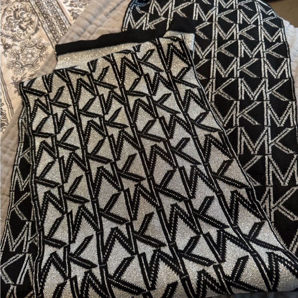 Michael Kors Black and Silver knit scarf